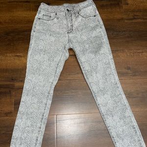 Universal Thread Skinny Jean